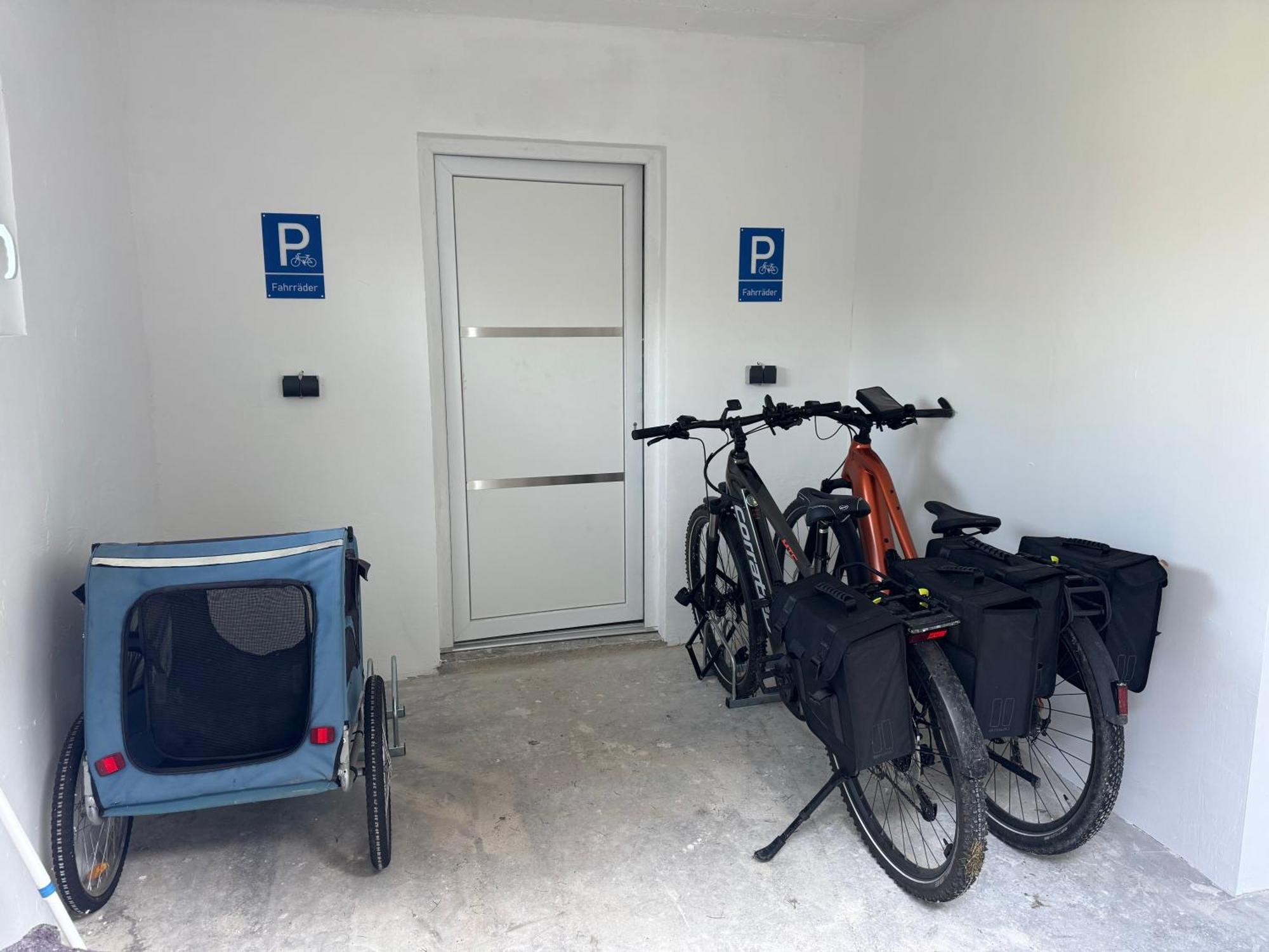Ferienwohnung Am See Dillich - Ruhige Lage - Eigener Garten - Direkt Neben Einem Natursee Borken  Exterior foto